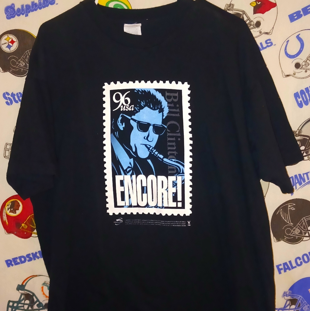 Vintage Vntg 1996 President Bill Clinton Saxophone Postage Stamp Graphic T-Shirt